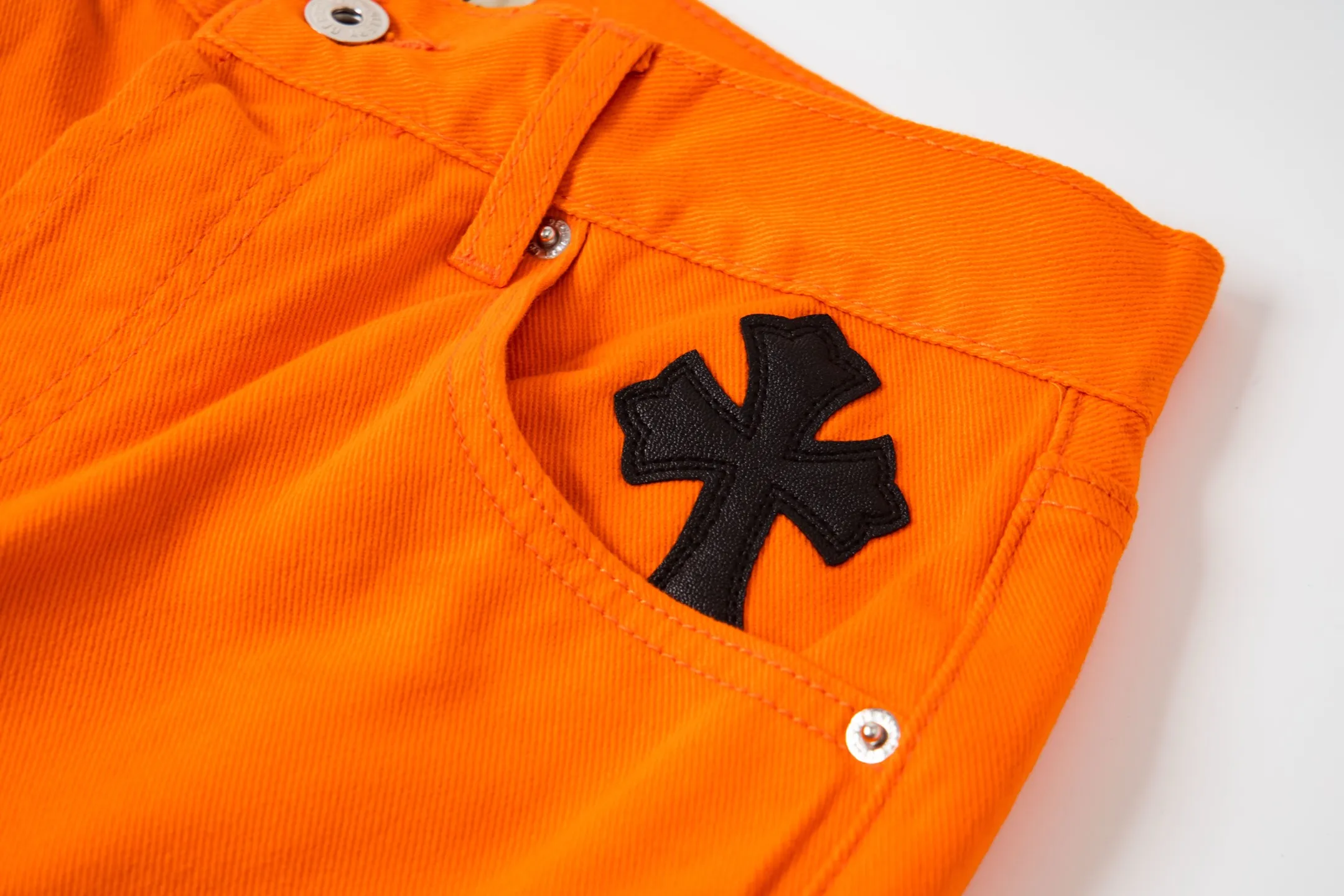 #8204 P230💰 GALLERY DEPT. Vintage spliced orange cross loose washed flared jeans - truly restore the ultimate texture of Vintage - original hardware accessories washed and other elevators, QR code analysis are all purchased from the original factory, high degree of restoration, you are welcome to compare with a certain product~ - Three-dimensional version Loose and comfortable, not picky about the figure, taller and slimmer, factory Seiko, original quality control, same style for men and women, can be matched with couples, versatile recommendation, must-have jeans for all seasons -Size: 28 30 32 34 36